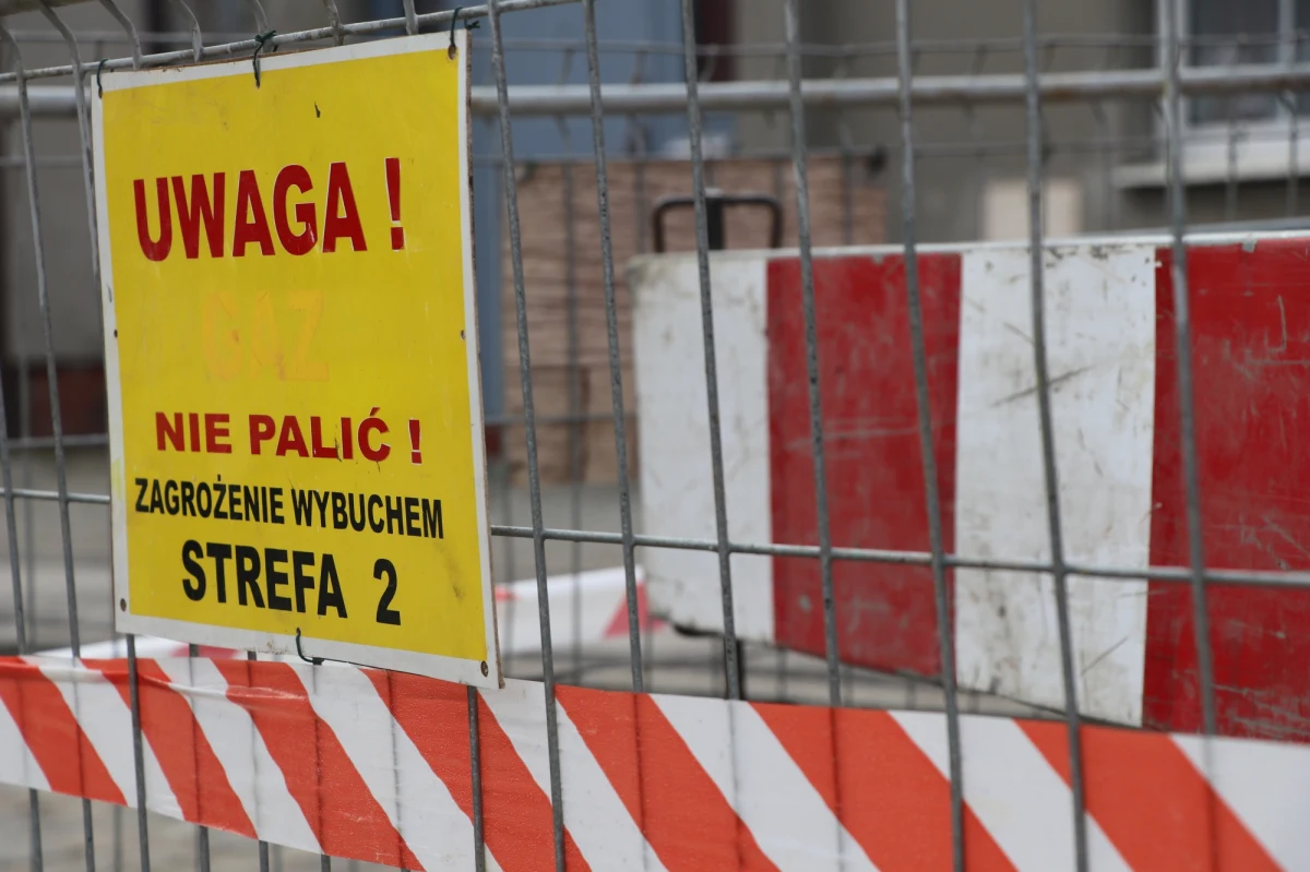 Przerwana linia gazowa średniego ciśnienia w Iłży pod Radomiem. Straż pożarna ewakuowała czterdzieści osób z domów przy ulicy Wójtowskiej. Informację w tej sprawie dostaliśmy na Gorącą Linię RMF FM. 