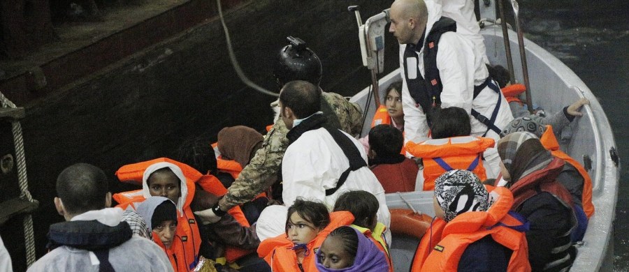 Burmistrz włoskiej wyspy Lampedusa Salvatore Martello zaapelował o zamknięcie tamtejszego ośrodka rejestracji i pobytu dla migrantów. Jak mówi, nękają oni mieszkańców i turystów. Wyspa jest w kryzysie, "zostaliśmy pozostawieni sami sobie" - ocenił. 