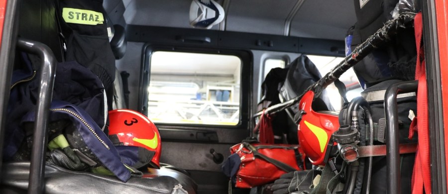 Wypadek awionetki w Sobieniach Szlacheckich koło Otwocka na Mazowszu. Na pokładzie były dwie osoby.