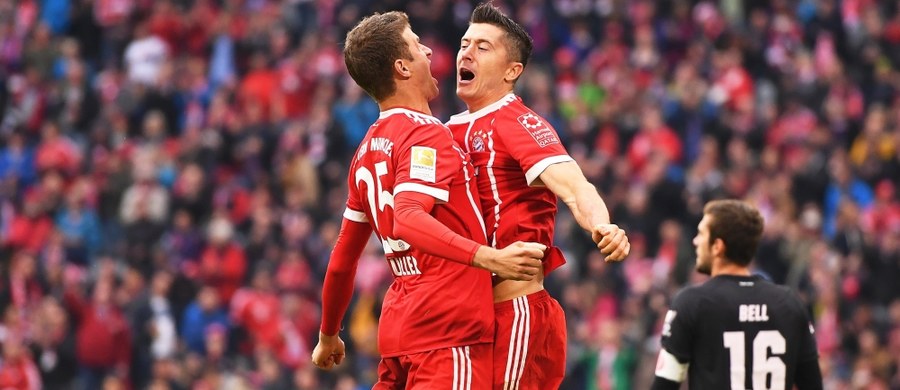 Robert Lewandowski zdobył czwartą i piątą bramkę w obecnym sezonie, a jego Bayern Monachium pokonał na własnym stadionie FSV Mainz 4:0 w 4. kolejce piłkarskiej ekstraklasy Niemiec. W 100 ligowych występach w barwach Bawarczyków Polak uzyskał 82 gole.