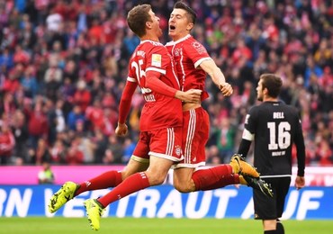 Liga niemiecka: Dwa gole Lewandowskiego, pewna wygrana Bayernu