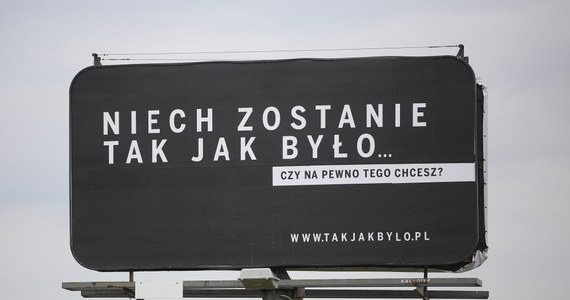 ​Spór o kampanię medialną dotyczącą sądów rozpalał polityczne emocje w ubiegłym tygodniu. I wygląda na to, że w najbliższych dniach będzie podobnie. O akcji Polskiej Fundacji Narodowej usłyszymy znów w poniedziałek.