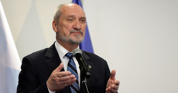 ​W razie potrzeby Polska zwiększy zaangażowanie wojskowe w Afganistanie, ale nie będzie ono miało charakteru bojowego - powiedział szef MON Antoni Macierewicz. Zaznaczył, że na razie nie ma oczekiwać zwiększenia liczebności polskiego kontyngentu.