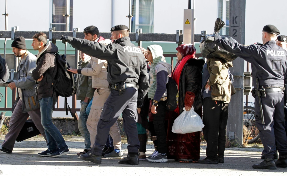 Liczba gwałtów popełnionych na terenie Bawarii przez uchodźców ubiegających się o azyl wzrosła w pierwszym półroczu tego roku o… 91 procent! Takie informacje opublikował we wtorkowym wydaniu - powołując się na szefa bawarskiego MSW Joachima Herrmanna - niemiecki dziennik "Süddeutsche Zeitung".