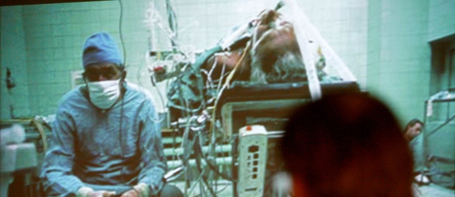 Zmarły w poniedziałek 91-letni Tadeusz Żytkiewicz był najdłużej żyjącym pacjentem z sercem przeszczepionym przez prof. Religę. Nie był jednak, jak długo uważano, pacjentem ze słynnego zdjęcia, opublikowanego w 1988 roku w "National Geographic" - przekazał Polskiej Agencji Prasowej prof. Marian Zembala.