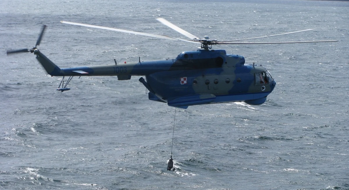 Do tragicznego wypadku doszło podczas ćwiczeń Kormoran-17 na Bałtyku. Zginął żołnierz, który wypadł ze śmigłowca - informuje reporter RMF FM Kuba Kaługa.
