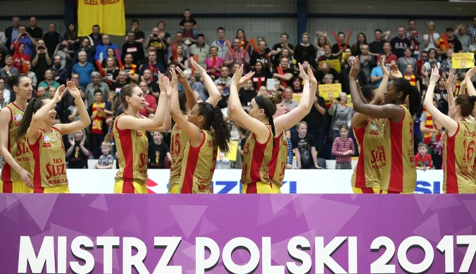 Koszykarki Ślęzy bronią tytułu, a sponsorów wciąż mało