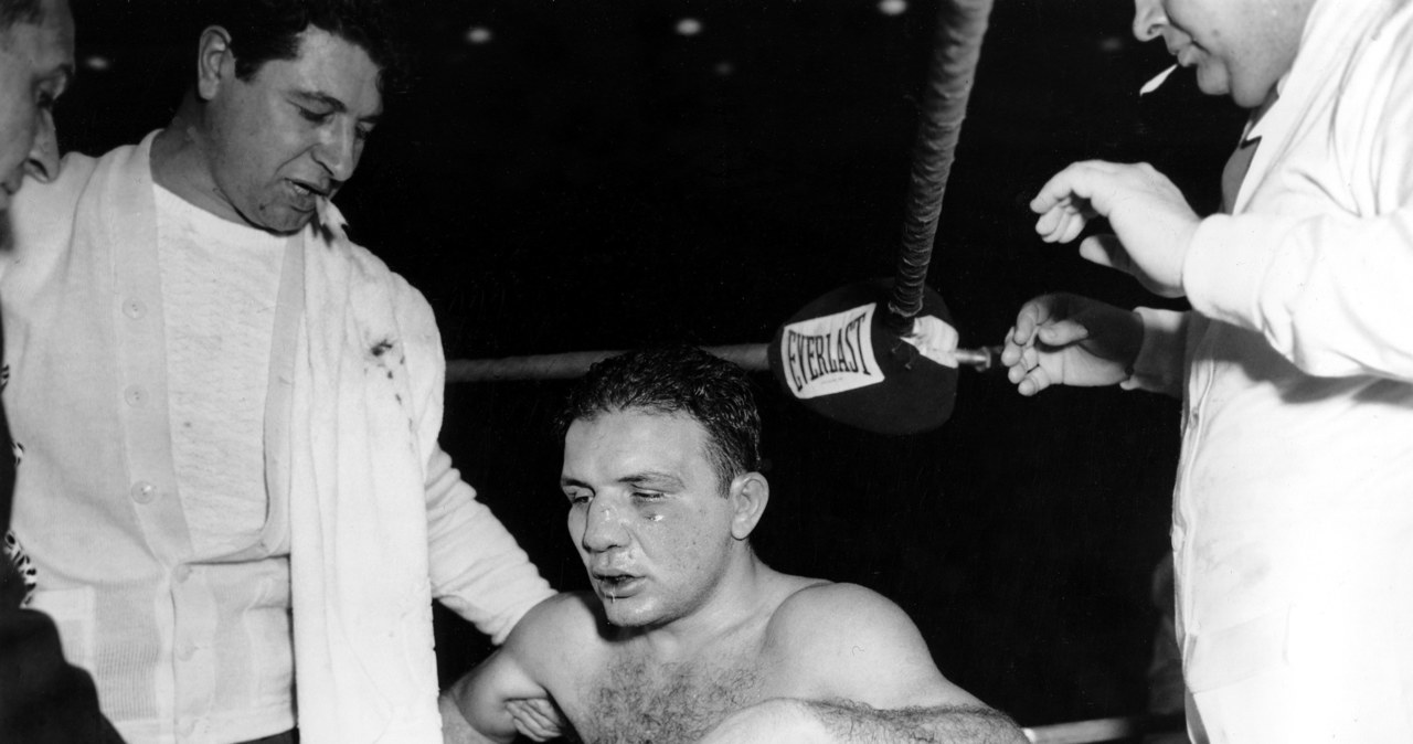 Były mistrz świata w boksie w wadze średniej Jake LaMotta zmarł w Miami w wieku 95 lat - poinformowała jedna z jego córek. Na jego biografii oparto scenariusz filmu "Wściekły byk" w reżyserii Martina Scorsese.