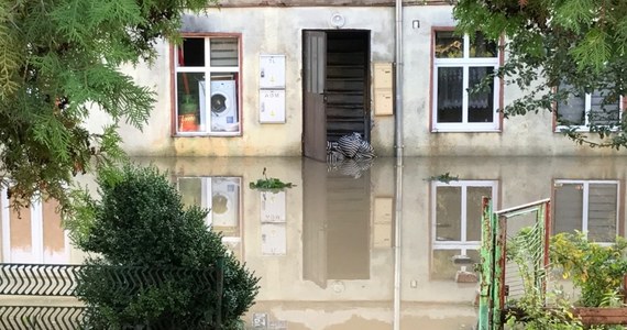 Na blisko 100 tysięcy złotych oszacowano wstępne straty mieszkańców powiatu elbląskiego i braniewskiego w woj. warmińsko-mazurskim po ostatnich intensywnych deszczach.  