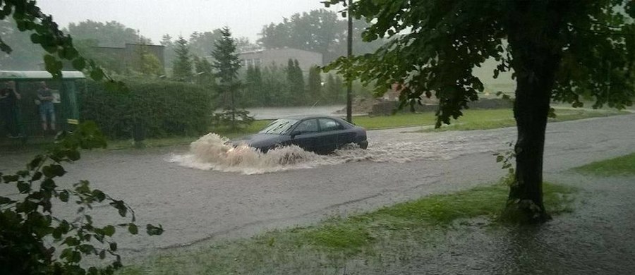 W związku z intensywnymi opadami deszczu IMGW wydał ostrzeżenia meteorologiczne dla 5 województw: łódzkiego, świętokrzyskiego, śląskiego, podkarpackiego i małopolskiego. Ostrzeżenie najwyższego, 3. stopnia dotyczy Małopolski.