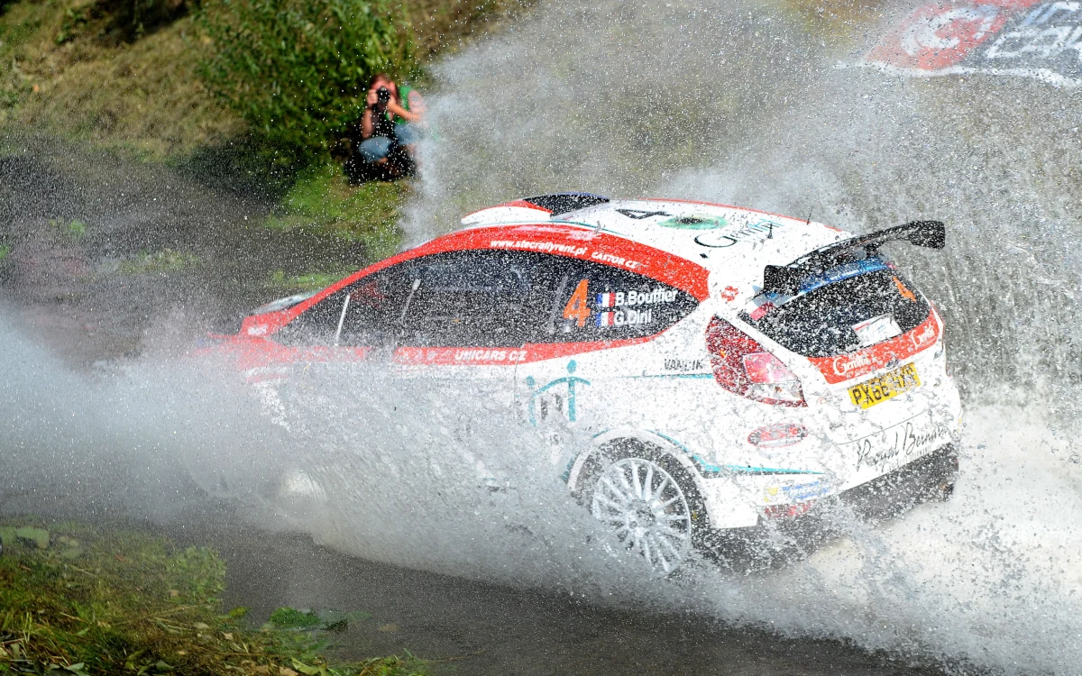 36 załóg stanie na starcie Rajdu Nadwiślańskiego, piątej i przedostatniej rundy Inter Cars Rajdowych Samochodowych Mistrzostw Polski. Wśród zgłoszonych ekip znajduje się cała czołówka krajowej rywalizacji.