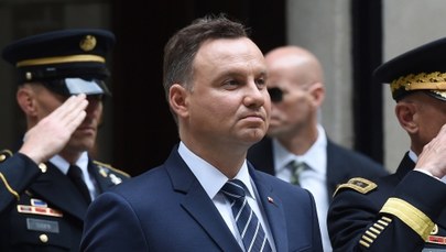 Sondaż: Duda najbardziej zaufanym politykiem, Macierewicz liderem rankingu nieufności