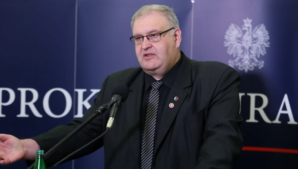 Śledztwo dotyczące wyłudzeń podatku VAT w żaden sposób nie jest związane z Pałacem Prezydenckim i panem prezydentem, czy z osobami z Kancelarii Prezydenta - powiedział w piątek prokurator krajowy Bogdan Święczkowski.