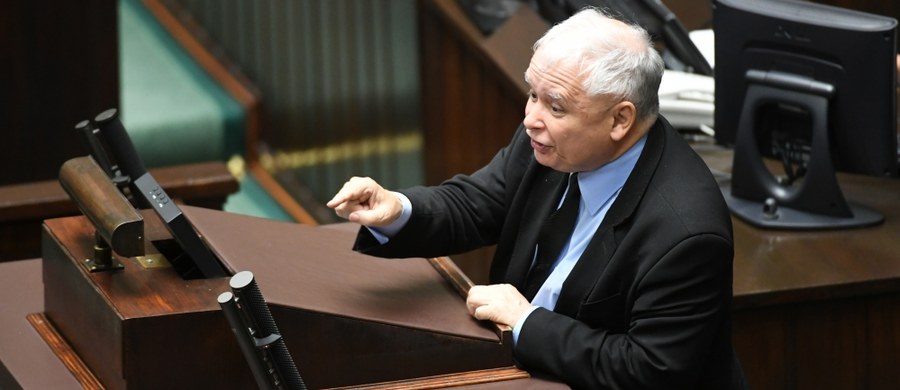 Sejmowa komisja etyki poselskiej rozpatrzy wniosek Ryszarda Petru o ukaranie prezesa PiS Jarosława Kaczyńskiego za wypowiedź o "zdradzieckich mordach i kanaliach". Taką informację podała na Twitterze Nowoczesna.