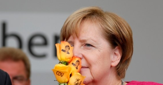 Angela Merkel zasiada od 12 lat w fotelu kanclerza Niemiec decydując o losach jednego z najpotężniejszych państw świata. W niedzielę zapewne wygra po raz czwarty wybory do Bundestagu. Kryzys migracyjny pokazał jednak, że "cesarzowa Europy" nie jest wszechwładna. "Damy radę" (Wir schaffen das) - słowa wypowiedziane przez Merkel w sierpniu 2015 roku na konferencji prasowej w Berlinie pozostaną na zawsze jej polityczną wizytówką.