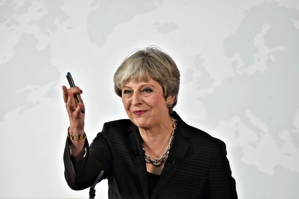 "Moje przesłanie dla obywateli Polski i innych krajów UE jest jasne – w nadchodzących latach Wielka Brytania chce być waszym najsilniejszym przyjacielem i partnerem" - napisała w tekście dla PAP brytyjska premier Theresa May. Podkreśliła m.in., że "sukces Unii Europejskiej leży w głęboko pojętym brytyjskim interesie, jak i interesie całego świata" i zapewniła, że "Wielka Brytania jest bezwarunkowo oddana sprawie utrzymania bezpieczeństwa Europy".