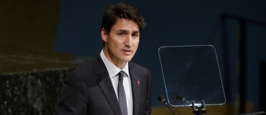 ​Kanada pracuje nad ustawodawstwem, które pozwoli na sprzedaż broni Ukrainie - oświadczył premier Kanady Justin Trudeau po rozmowach z ukraińskim prezydentem Petrem Poroszenką w Toronto.