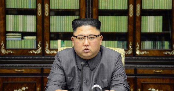 Szef dyplomacji Korei Północnej grozi bronią atomową na forum ONZ. Ri Jong Ho oświadczył, że prezydent Donald Trump nazywając Kim Dzong Una "Rocket Man" sprawił, iż "wizyta północnokoreańskich rakiet w całych USA jest nieunikniona".