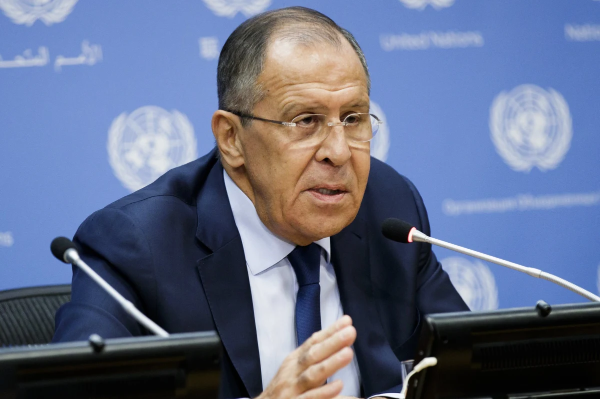 ​Minister spraw zagranicznych Rosji Siergiej Ławrow uważa, że Stany Zjednoczone nie uderzą na KRLD, bo są przekonane, że Pjongjang ma broń jądrową, której mógłby użyć. Opinię tę Ławrow zaprezentował w nadanym w niedzielę programie telewizji NTV.