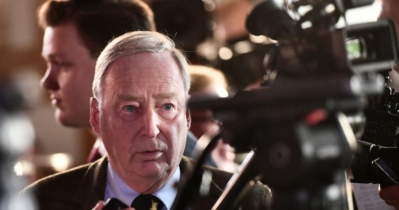 Lider Alternatywy dla Niemiec (AfD) Alexander Gauland powiedział po ogłoszeniu sondażu exit poll, że jego partia po wejściu do Bundestagu będzie "polować" na kanclerz Angelę Merkel. Alternatywa dostała 13,3 proc. głosów i będzie trzecią siłą w Bundestagu.