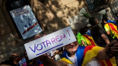 Hiszpania: Zwolennicy secesji Katalonii rozdają karty do głosowania