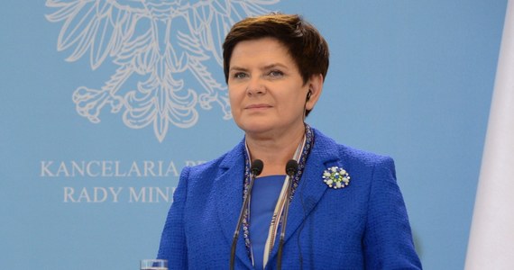 Premier Beata Szydło pogratulowała w poniedziałek kanclerz Angeli Merkel wyniku w wyborach do Bundestagu - poinformował rzecznik rządu Rafał Bochenek. "Wolą mojego rządu jest dążenie do urzeczywistnienia idei partnerskiej współpracy z Niemcami" - zapewniła premier w depeszy gratulacyjnej.