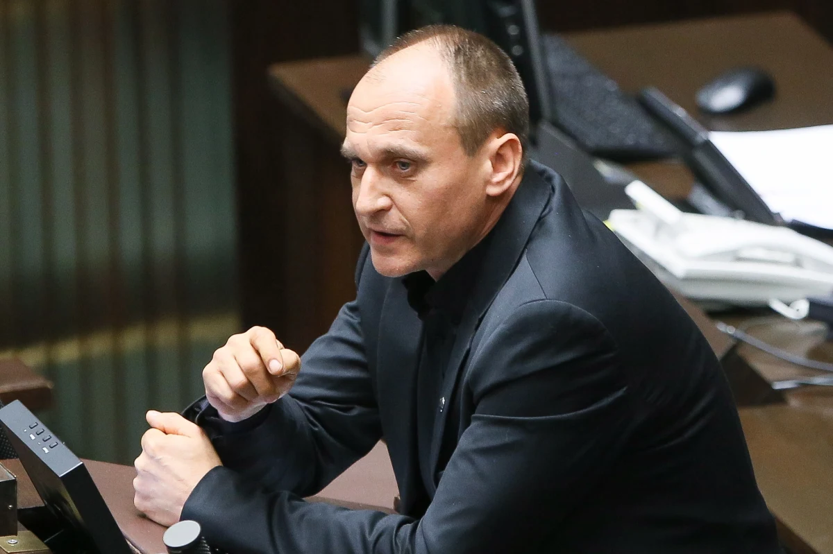 "Ja jestem bardzo zadowolony z tej wypowiedzi, to jest ewidentnie wprowadzenie czynnika obywatelskiego do kontroli nad sądami i takie powiedzenie "'Stop" partiokracji w sądach. Nie może być tak, by jedna  partia miała kontrolę nad sadownictwem" - powiedział w rozmowie z RMF FM Paweł Kukiz, komentując przedstawione przez prezydenta Andrzeja Dudę projekty ustaw sądowych. Jak dodał, wyśle przedstawicieli Kukiz'15 na rozmowy o zmianach w sądownictwie, które rozpoczną się dziś o godz. 16 u prezydenta. 