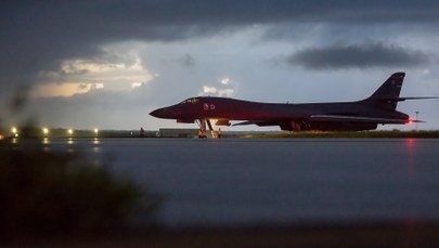 Yonhap: Po przelocie bombowców USA Pjongjang przerzuca lotnictwo na wschodnie wybrzeże