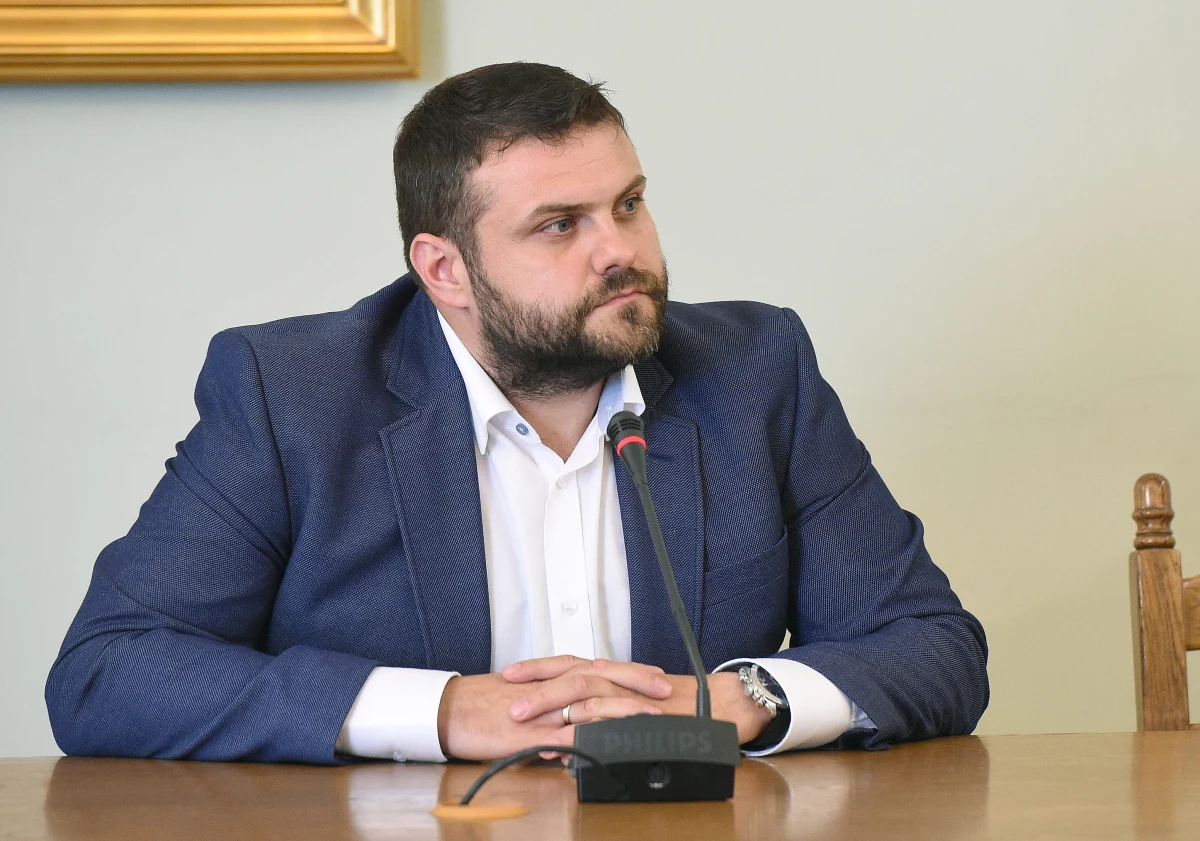 W Amber Gold lokowano monstrualne sumy pieniędzy - oświadczył przed komisją śledczą były dyrektor biura bezpieczeństwa Amber Gold Krzysztof Kuśmierczyk. "Wiedziałem, że w placówkach na pewno nie ma złota" - zeznał również.