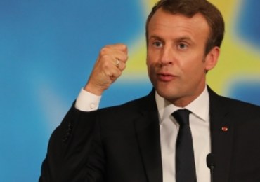 "Macron dał dowód swej hipokryzji". Kolejny atak przeciwko polskiemu rządowi