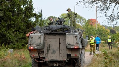 Szwecja: Wóz bojowy zderzył się z pociągiem. Żołnierze wracali z manewrów 