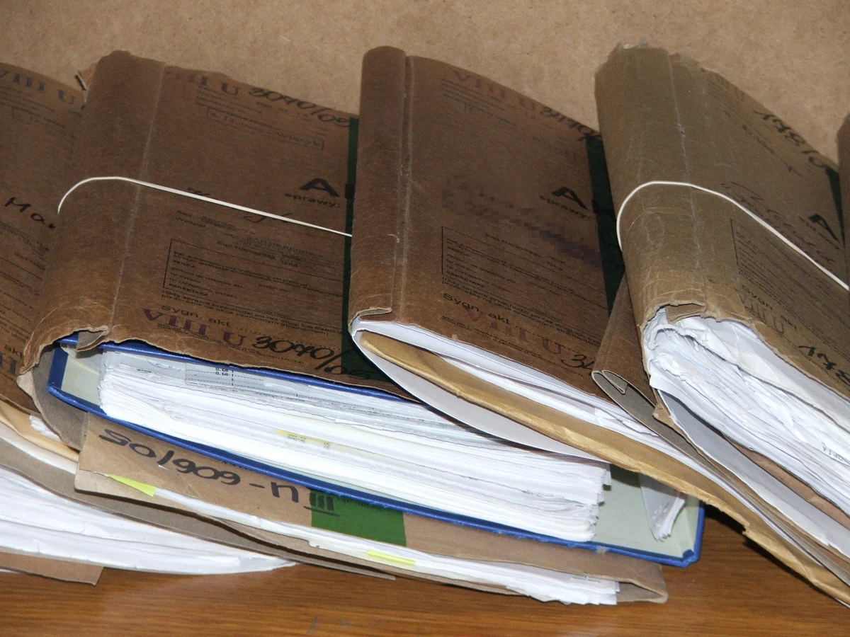 Specjalny wewnętrzny zespół weryfikuje przeszłość pracowników prezydenckiego Biura Bezpieczeństwa Narodowego - dowiedzieli się nieoficjalnie reporterzy śledczy RMF FM. Zespół został powołany po ujawnieniu przez media, że zatrudniony w BBN pułkownik Czesław Juźwik w latach 80. służył w wojskowym kontrwywiadzie. Po tych informacjach stracił on stanowisko w BBN.