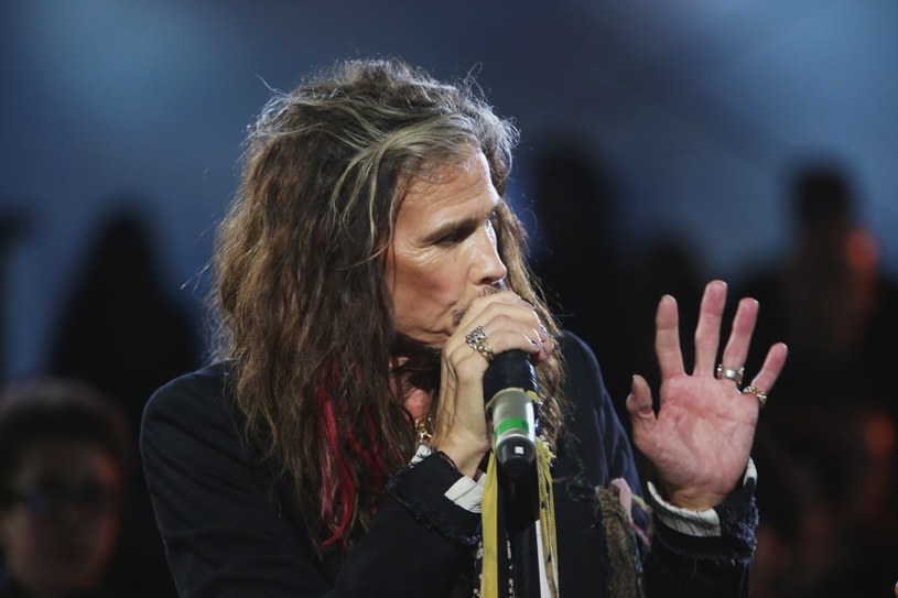 Ostatnie cztery koncerty Aerosmith w Ameryce Południowej zostały odwołane w związku ze stanem zdrowia wokalisty Stevena Tylera. 