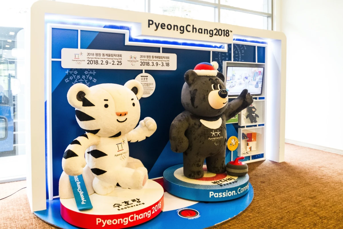 Kiedy Arek Milik będzie zastanawiał się nad terminem pierwszych treningów, równolegle ruszać będą Zimowe Igrzyska Olimpijskie w Pjongczangu. Atmosfera wokół nich gęstnieje za sprawą Kim Dzong Una, który coraz śmielej poczyna sobie w - na razie słownej - wojence ze Stanami Zjednoczonymi. Problem w tym, że w tych przepychankach obrywa się sąsiadowi. To południowokoreański Pjongczang wychodzi na tym na razie najgorzej, bo impreza może stracić na prestiżu, jeśli wycofają się z niej niektóre reprezentacje. ​A takie plany już są. 