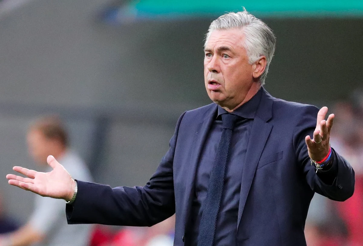 Carlo Ancelotti nie jest już trenerem piłkarzy Bayernu - poinformowały niemieckie media. Klub na razie nie potwierdził tej informacji. Włoch stracił pracę po wyjazdowej przegranej 0:3 z Paris Saint Germain w 2. kolejce Ligi Mistrzów.