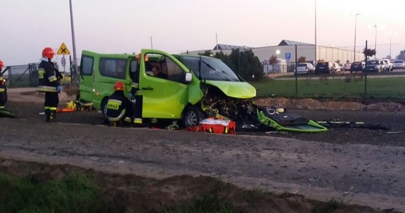 Do poważnego wypadku doszło na wyjeździe z Namysłowa na Opolszczyźnie. Z drogi wypadł bus przewożący pracowników. Są poszkodowani. Taką informację dostaliśmy od słuchacza, który zadzwonił na Gorącą Linię RMF FM.