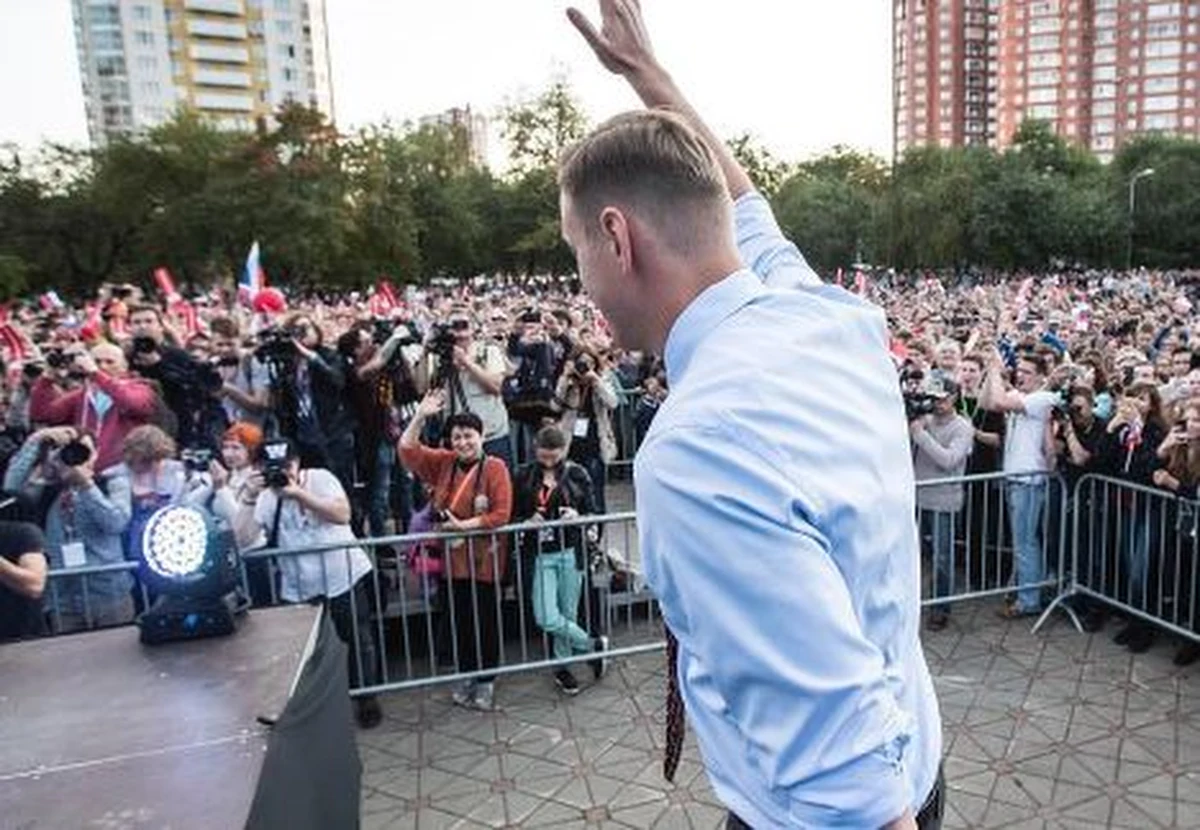 Policja zatrzymała w Moskwie opozycjonistę Aleksieja Nawalnego - poinformowała jego rzeczniczka prasowa Kira Jarmysz. O swoim zatrzymaniu sam Nawalny napisał także na Instagramie. Opozycjonista miał wziąć udział w mityngu w Niżnym Nowogrodzie.