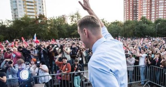 Policja zatrzymała w Moskwie opozycjonistę Aleksieja Nawalnego - poinformowała jego rzeczniczka prasowa Kira Jarmysz. O swoim zatrzymaniu sam Nawalny napisał także na Instagramie. Opozycjonista miał wziąć udział w mityngu w Niżnym Nowogrodzie.