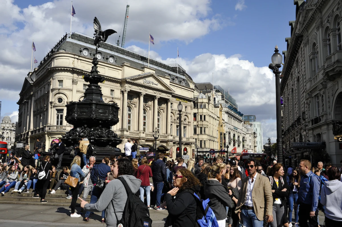 Liczba Brytyjczyków ubiegających się o podwójne obywatelstwo zwiększyła się dwukrotnie od decyzji o Brexicie. To dotyczy również wniosków o polskie paszporty. Statystykę przygotowała redakcja programów informacyjnych radia BBC. 