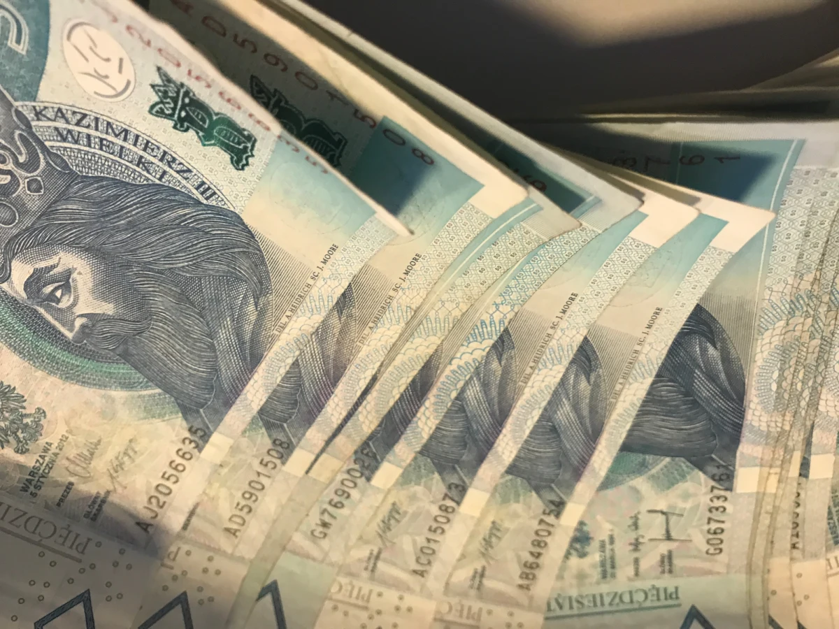 Perspektywa polskiego systemu bankowego pozostaje stabilna - oceniła w piątkowym raporcie agencja ratingowa Moody's.