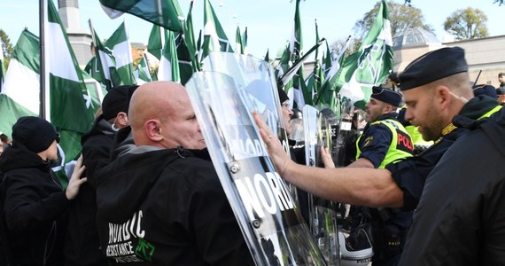 Szwedzka policja przerwała w Göteborgu marsz ok. 700 neonazistów z Nordyckiego Ruchu Oporu, którzy zmienili uzgodnioną wcześniej trasę. Ponad 30 osób, w tym także kontrdemonstrantów, zostało zatrzymanych.