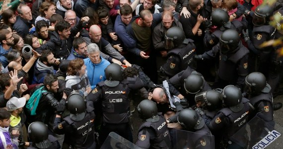 Hiszpańskie media informują, że na referendum ws. niepodległości Katalonii wpływa Rosja. Wskazują, że osoby i instytucje powiązane z Kremlem na 48 godzin przed plebiscytem zwiększyły liczbę publikowanych informacji na jego temat o 2 tys. proc.