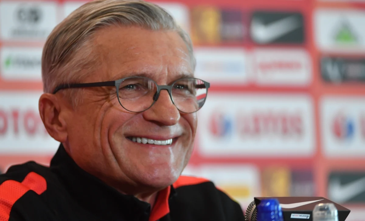 Walka o Mundial w Rosji wkracza w decydującą fazę. Dziś rozpoczyna się zgrupowanie kadry przed meczami z Armenią i Czarnogórą. We wtorek piłkarze wezmą udział w pierwszych treningach. Przed południem zaplanowano zajęcia indywidualne na siłowni, natomiast wieczorem odbędzie się trening na stadionie Polonii Warszawa. W środę rano piłkarze polecą do Armenii.