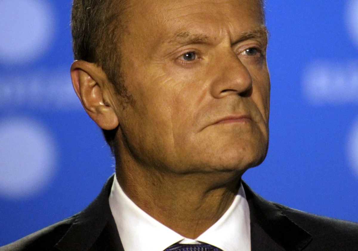 Przewodniczący Rady Europejskiej Donald Tusk zaapelował w rozmowie telefonicznej z premierem Hiszpanii Mariano Rajoyem o znalezienie sposobów, by uniknąć dalszej eskalacji i stosowania siły w Katalonii w związku z niedzielnym referendum.