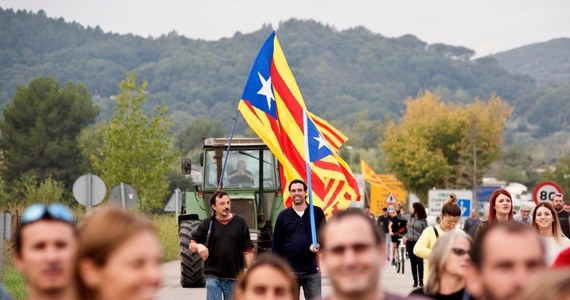 Katalonia grozi ogłoszeniem niepodległości po niedzielnym referendum, które według regionalnych władz daje im mandat do odłączenia się od reszty Hiszpanii. Za agencją AP przedstawiamy różne scenariusze dotyczące możliwego rozwoju wydarzeń.