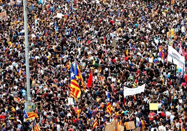 Strajk generalny w Katalonii. Tysiące ludzi na ulicach Barcelony