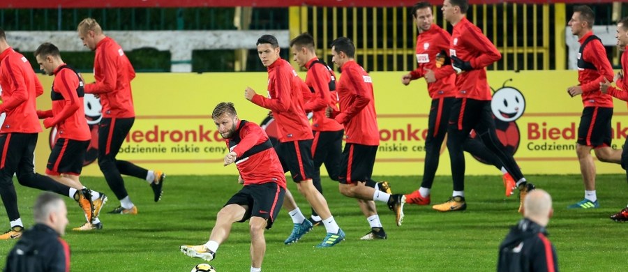 Biało-czerwoni jutro po raz trzeci w historii zagrają z Armenią na stadionie w Erywaniu. Poprzednie dwie wizyty wspominają raczej bez sentymentu. Bilans to remis i porażka. Czy tym razem w końcu uda się wywieźć stamtąd komplet punktów?