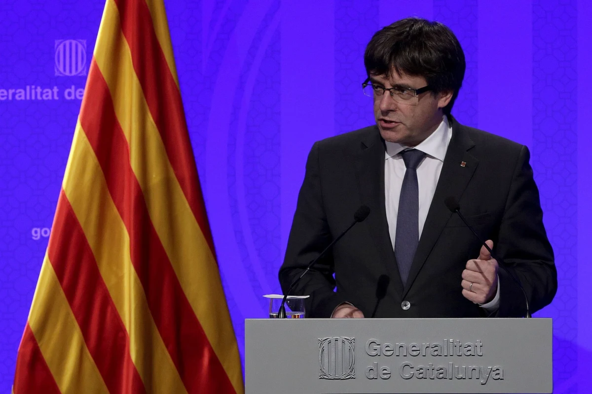 Szef rządu Katalonii Carles Puigdemont wygłosi oświadczenie w środę o godz. 21 - podało źródło z jego kancelarii. Proniepodległościowe partie Katalonii chcą, by w najbliższy poniedziałek regionalny parlament obradował nad ewentualną deklaracją o oderwaniu się od Hiszpanii. Źródła w kancelarii Puigdemonta, na które powołuje się agencja Reutera, nie sprecyzowały, czego dokładnie będzie dotyczyło wieczorne oświadczenie. 