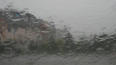 IMGW: Silny wiatr, deszcz i sztorm na Bałtyku