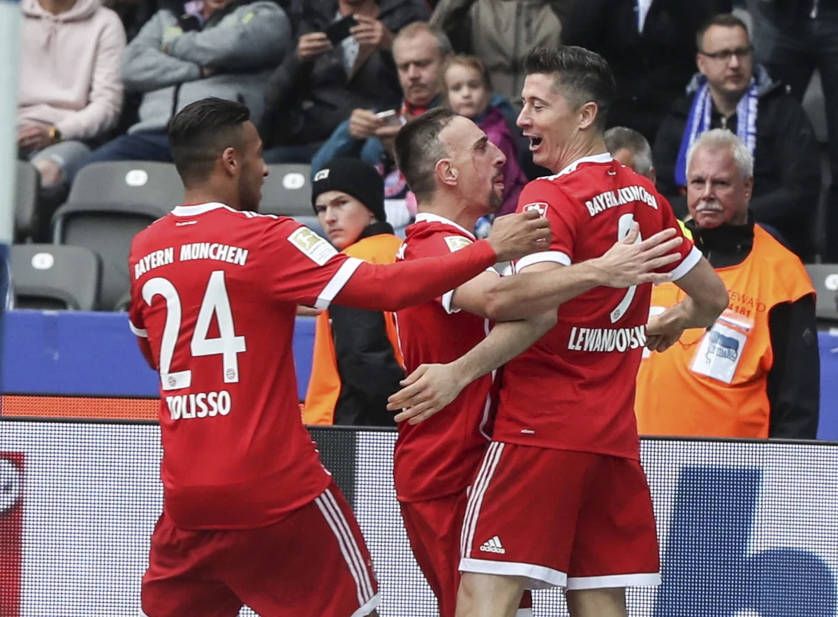 To obecnie najważniejsza nieobsadzona trenerska posada na świecie. Fani Bayernu Monachium czekają na następcę Carlo Ancelottiego. Niemiecki „Bild” informuje, że to stanowisko obejmie inny doświadczony trener Jupp Heynckes.